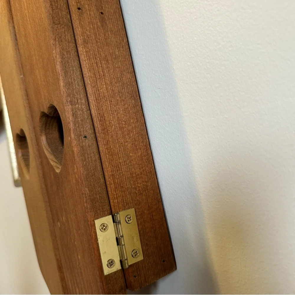 Vintage Wooden Heart Motif Double Door Wall Shelf Brown Cottagecore Grandmacore - Picture 5 of 8